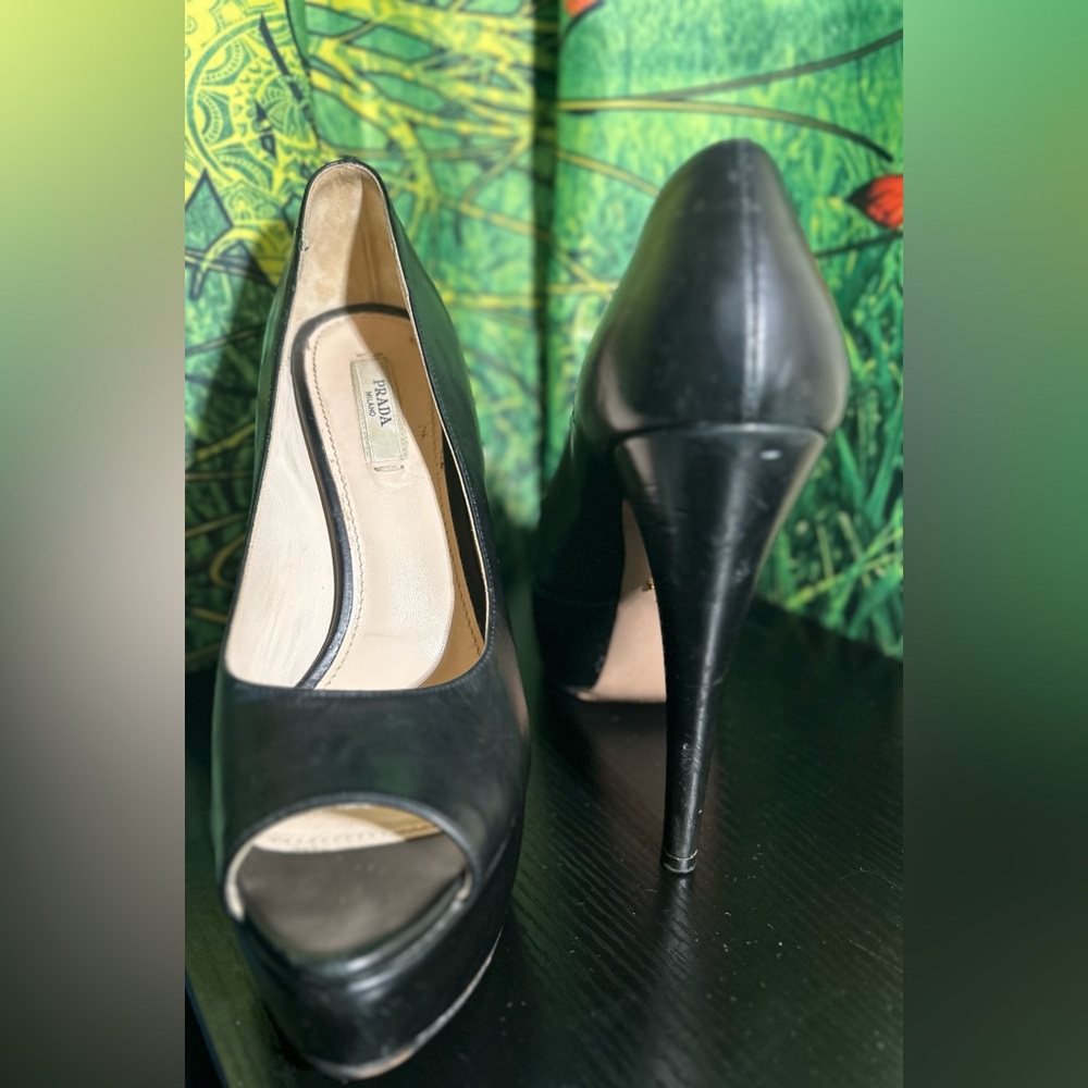 Prada Black Leather Classic Peep-Toe Platform Authentic Heels: No Box - Picture 8 of 11